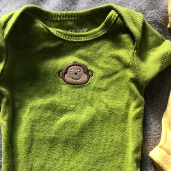 Carters nb boy monkey onesies - Picture 5 of 7